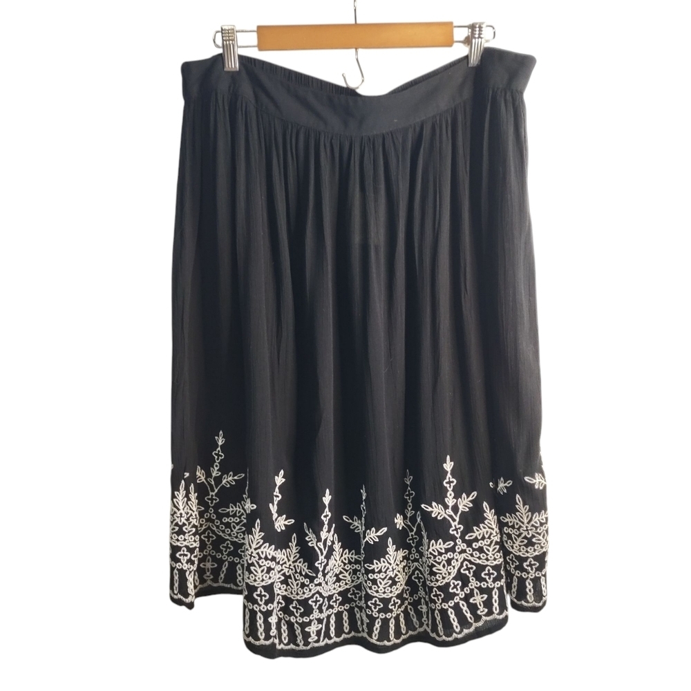 C Est. 1946 Women's Navy Blue White Embroidered Plus Size Skirt Sz 18/20W NWT